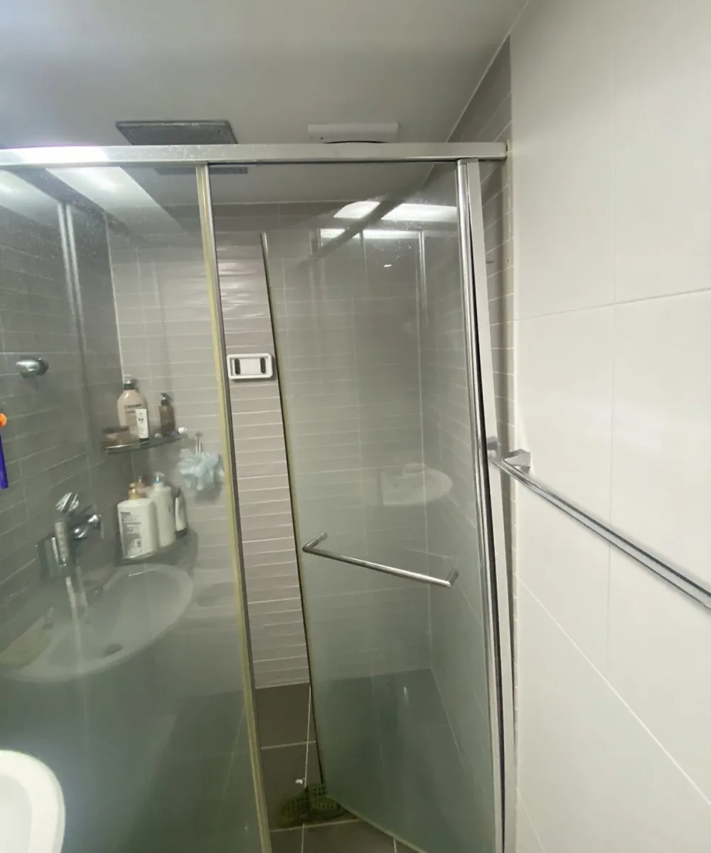 경기 부천 샤워부스 교체 전 현장 2